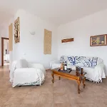 8 Beds In Not Far From The Sea *