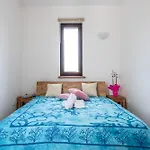 8 Beds In Not Far From The Sea فيلة
