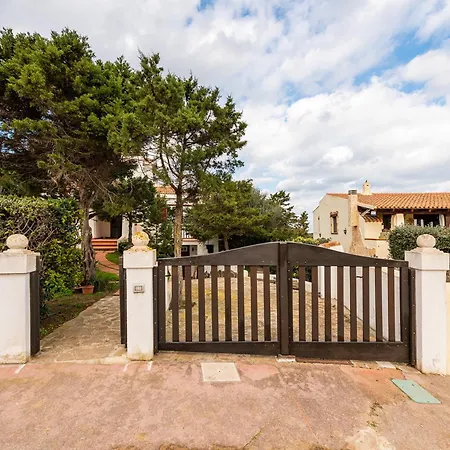 Βίλα 8 Beds In Not Far From The Sea Stintino