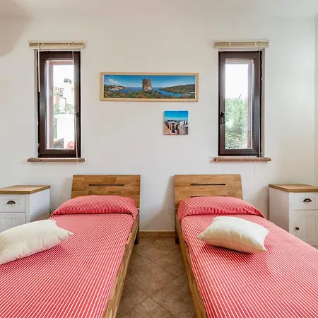 8 Beds In Not Far From The Sea