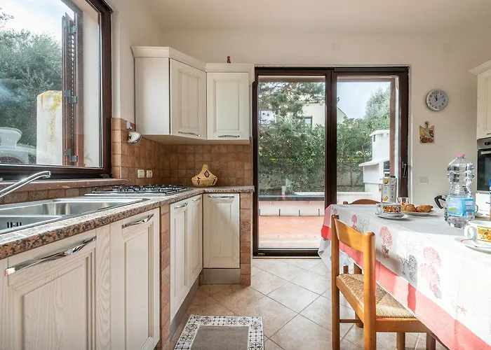 8 Beds In Not Far From The Sea Villa *