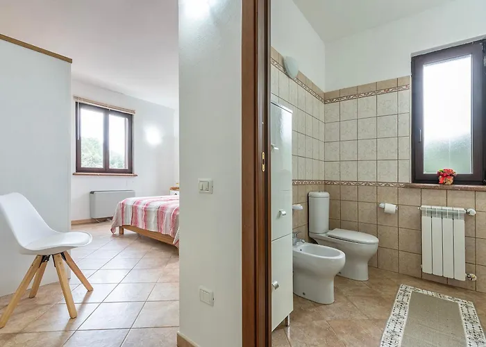 8 Beds In Not Far From The Sea *
