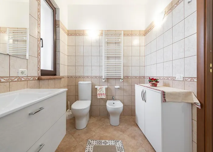 8 Beds In Not Far From The Sea 别墅