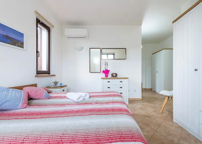8 Beds In Not Far From The Sea * 斯廷蒂诺