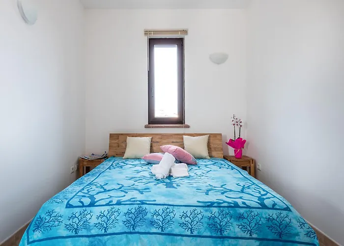 8 Beds In Not Far From The Sea Villa